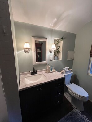 ヘアドライヤー、タオル、石鹸、シャンプー