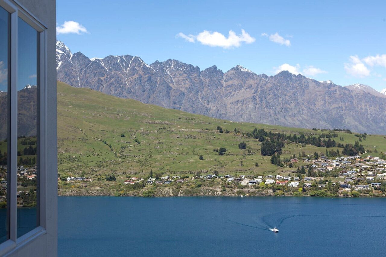 Unobstructed views of the famous Remarkable mountain range