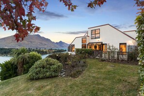 Exterior - Swallowdale | A home away from home, close to town (Queenstown)