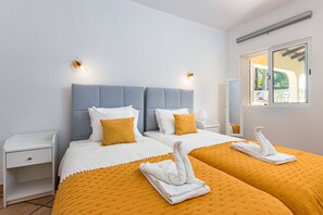 4 Schlafzimmer, Bügeleisen/Bügelbrett, kostenloses WLAN, Bettwäsche