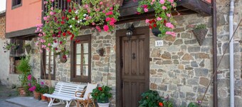 Descubre la Tranquilidad en La Aldea: Tu Refugio con Vistas a la Montaña
