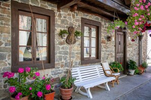 Terrace/patio - Descubre la Tranquilidad en La Aldea: Tu Refugio con Vistas a la Montaña (Pola de Laviana)