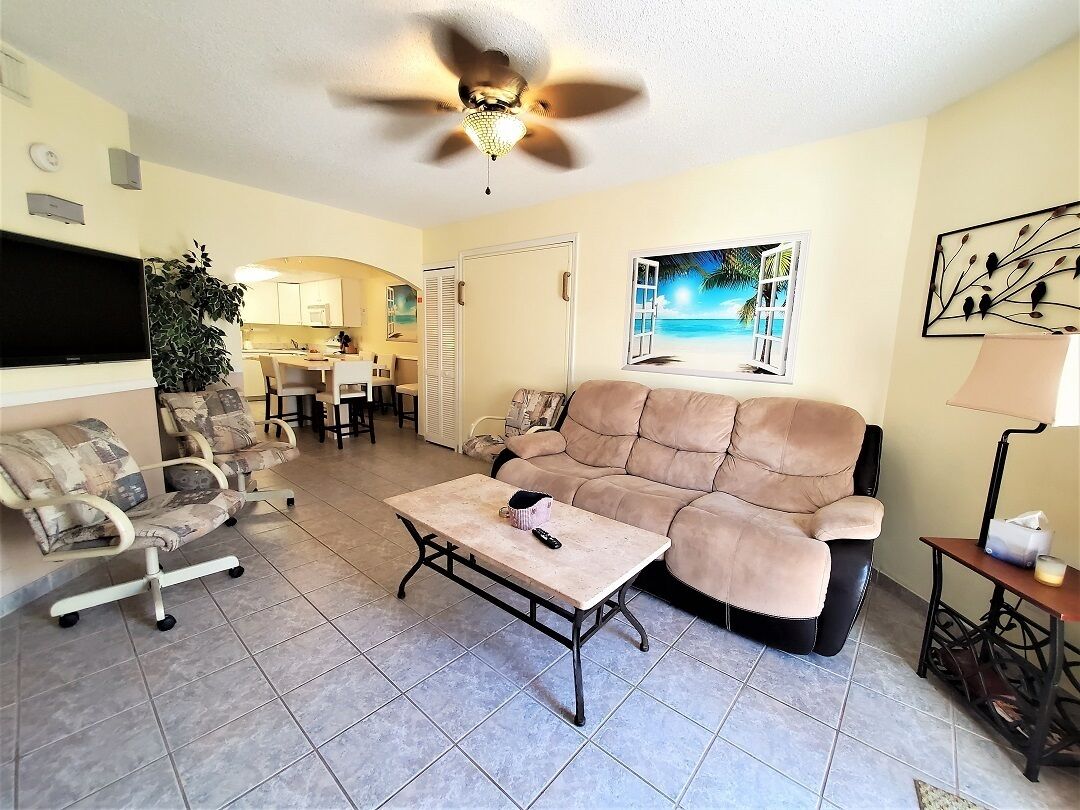 POOLSIDE PATIO CONDO, Steps To The Beach - STANDARD, Sleeps 4