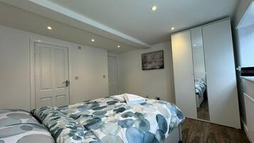 3 bedrooms, bed sheets