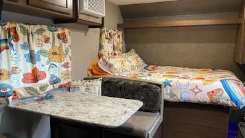 1 chambre, accès au Wi-Fi (inclus), literie fournie