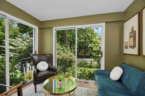 Smart TV y futbolito 