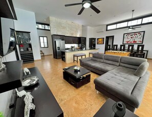 TV - CASA COCO-PARAISO Superior 8 Master @ Casa Linda (Sosúa)