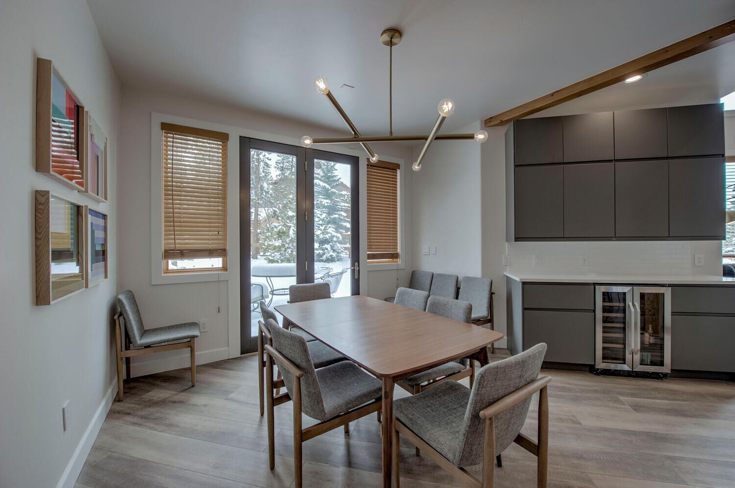 Dining Room - Table not extended seats 4-6.