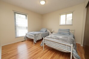 3 bedrooms, WiFi, bed sheets