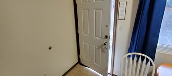 Deschutes Motel - Sherars Falls - Queen Suite w/ 1 Queen Bed