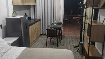 1 habitación, wifi y ropa de cama