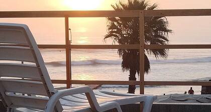 Ubicado al frente de la playa, excelente opción para vacaiones en pareja.