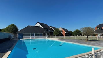 Piscine extérieure, piscine chauffée
