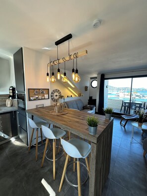 Dining - Superbe Triplex vue Panoramique Golfe de st Tropez (Cogolin)