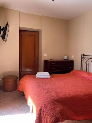 Room - Beautiful and cosy one bedroom house (casalattico)