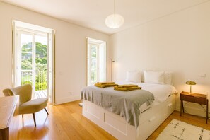 2 bedrooms, iron/ironing board, travel cot, free WiFi