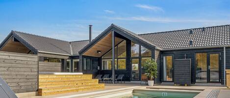 Et oppvarmet basseng