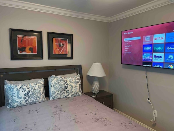2 bedrooms, desk, iron/ironing board, WiFi