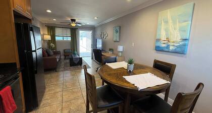 2 br with Pool & washer dryer