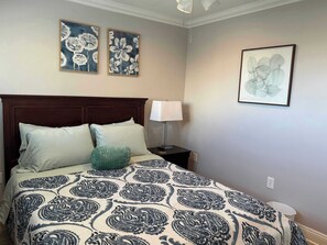2 bedrooms, desk, iron/ironing board, WiFi
