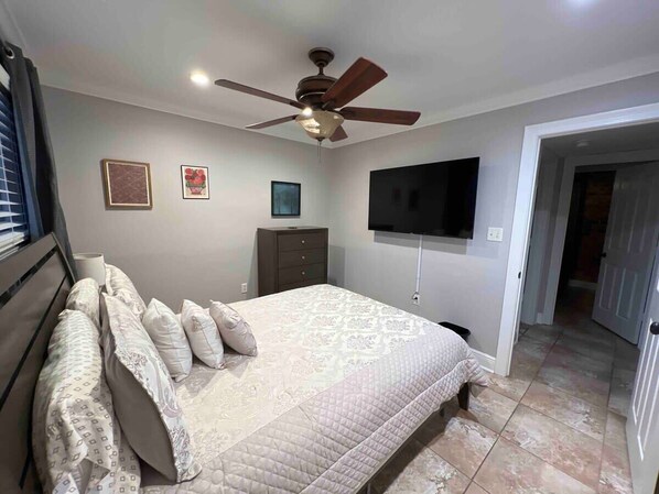 2 bedrooms, iron/ironing board, WiFi, bed sheets