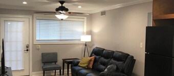 2 bedroom apartment next to LSU campus