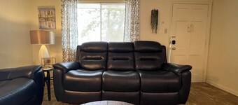 King bed first floor Mid City with Parking