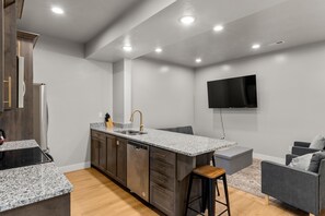 Interior - 2 Bedroom Bear Lake Townhome - Main floor - Downtown location close to shopping (Garden City)