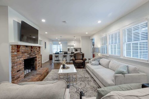 Group Getaway • 6BR Near Fort Benning • Huge Kitchen + Private Yard