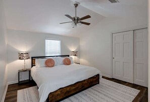 6 bedrooms, iron/ironing board, WiFi, bed sheets - Group Getaway • 6BR Near Fort Benning • Huge Kitchen + Private Yard (Columbus)