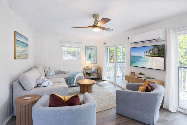 Smart TV - Walk to the Beach! Firepit, games, pets welcome, bring your boat!! (Edisto Island)