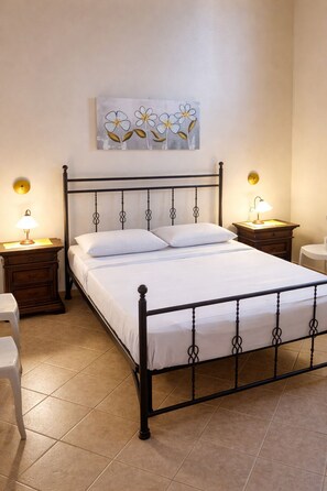 2 bedrooms, iron/ironing board, travel cot, free WiFi