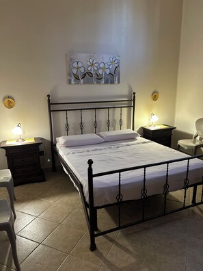 2 chambres, fer et planche à repasser, lit parapluie, Wi-Fi gratuit