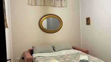 2 chambres, fer et planche à repasser, lit parapluie, Wi-Fi gratuit