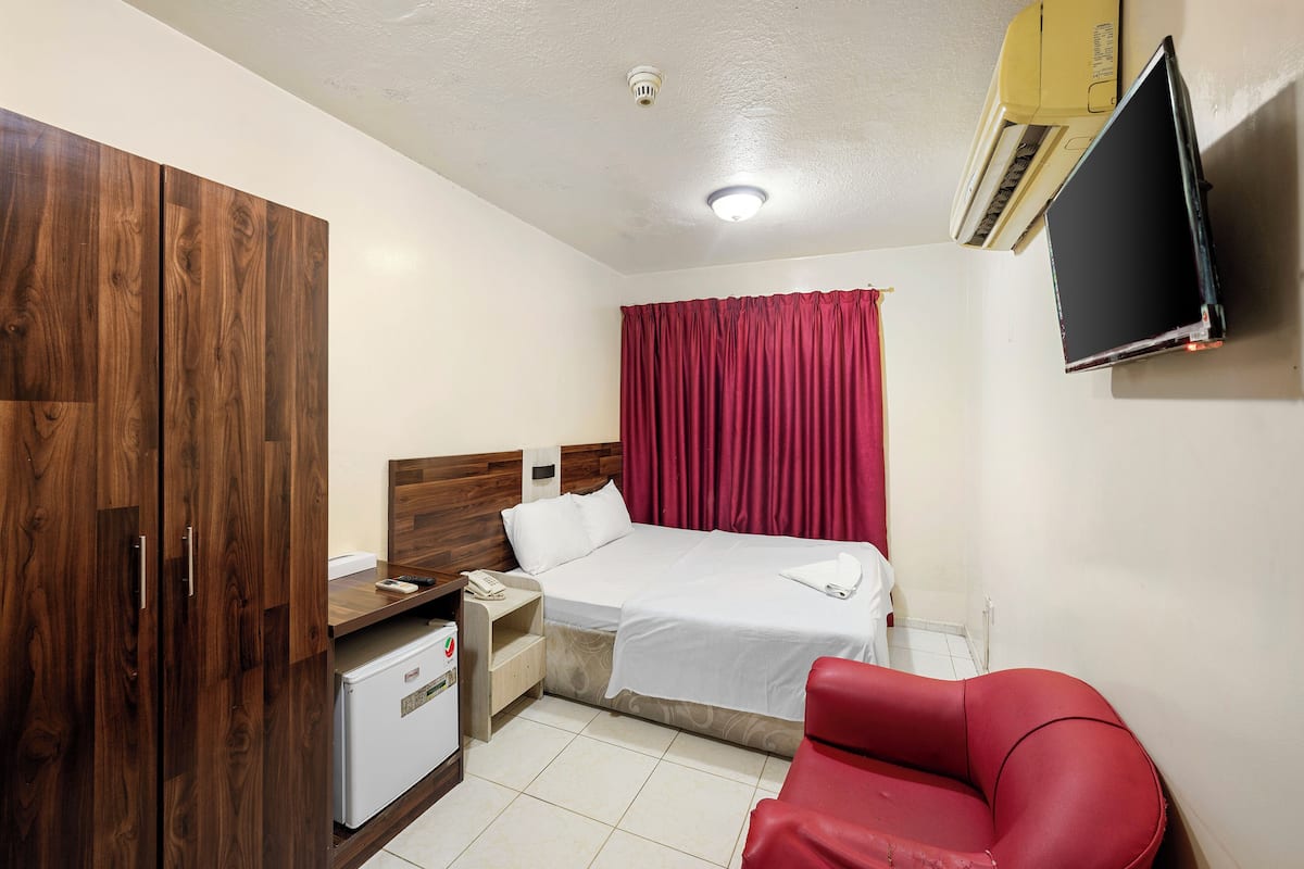 Standard Double Room, City View | Laptop workspace, free WiFi, bed sheets