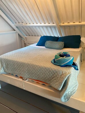 3 عدّة غرف نوم وملاءات أسرّة