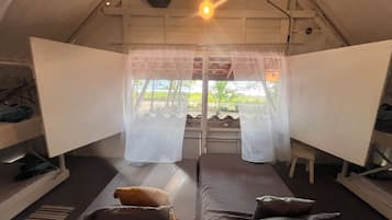 3 bedrooms, bed sheets