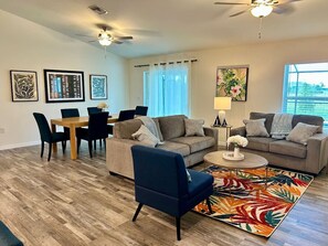 Smart-tv en een tafeltennistafel