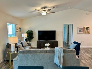 TV connectée, table de tennis de table