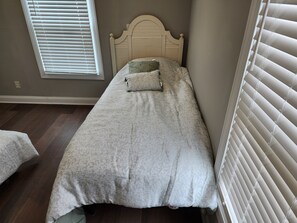 3 bedrooms, WiFi, bed sheets