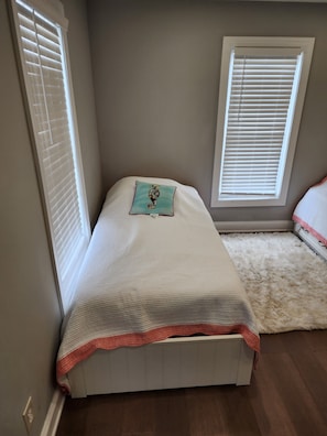 3 bedrooms, WiFi, bed sheets