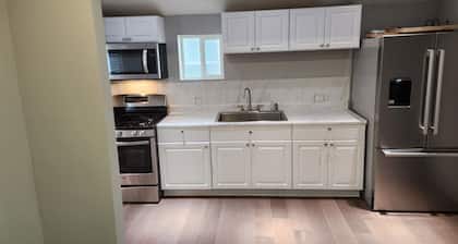 NWW Single House on 2nd ave - only 40 steps to Hereford Inlet Beach, new listing