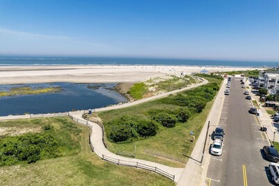NWW Single House on 2nd ave - only 40 steps to Hereford Inlet Beach, new listing
