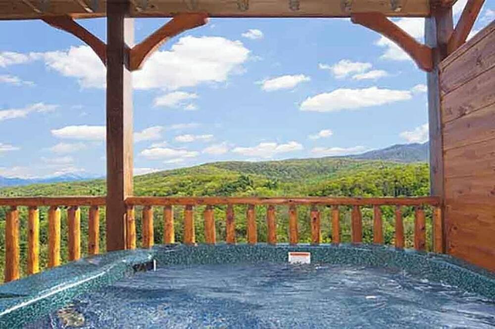Gatlinburg - Gatlinburg Heights - 5 Bedrooms - Sleeps 18