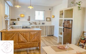 Micro-ondes, four, plaque de cuisson, lave-vaisselle