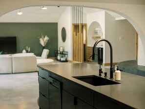 3 多间卧室、熨斗/熨衣板、WiFi、床单