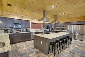 Fridge, microwave, oven, stovetop - Grand Smoky Mountain Retreat w/ Hot Tubs (Pigeon Forge)