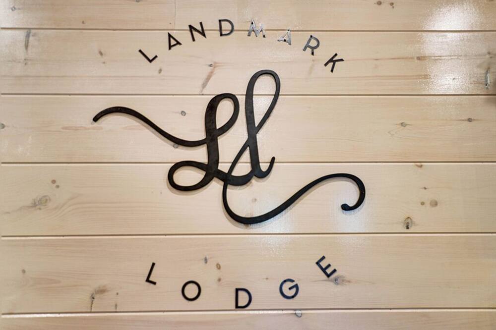 Pigeon Forge - Landmark Lodge - 25 Bedrooms - Sleeps 74
