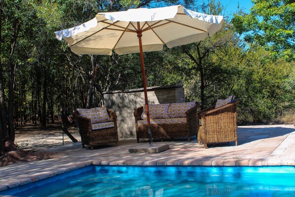 House | Pool | Outdoor pool - 3 Bedroom House Sleeps 6, Mini Bar, Free Parking (Livingstone)