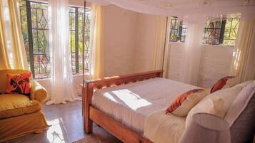 House | 3 bedrooms, iron/ironing board, free WiFi, bed sheets